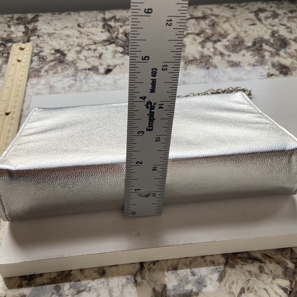 Vintage Silver Metallic Handbag Circa 1960's, Excellent Rare, Timeless Elegance - Picture 11 of 11